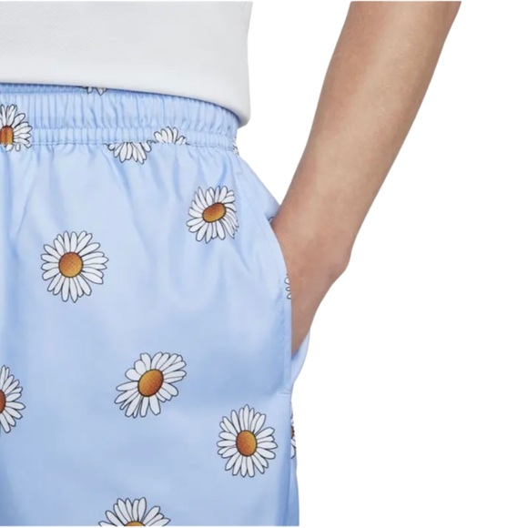Nike Sportswear Daisy Print Flow Shorts Light Marine / White DM6909-548 - Picture 7 of 10